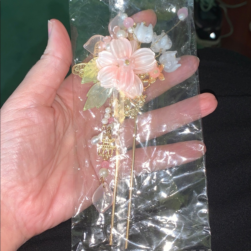 Floral Hairpin with Pink and Gold Accents - Picture 6 of 6